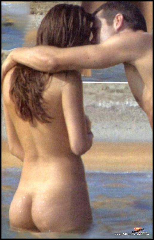 Manuela Arcuri Nude Pictures Gallery Nude And Sex Scenes